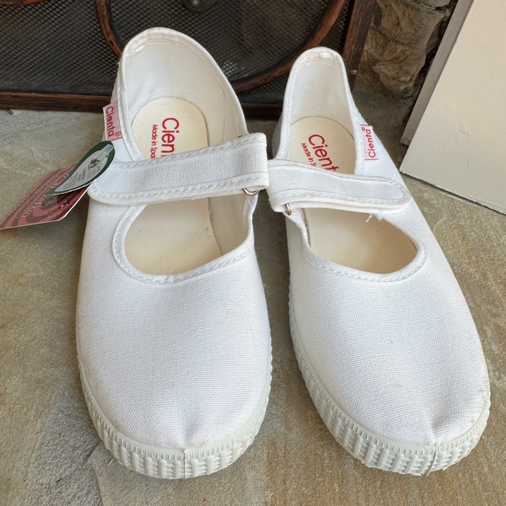 Cienta Mary Jane’s White EU 32 / US 1.5